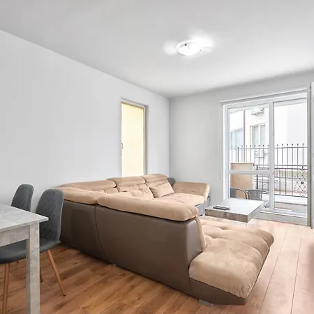アパート Private 1-bd With Balcony In By Flat Mаnаger スヴェティ・ヴラス