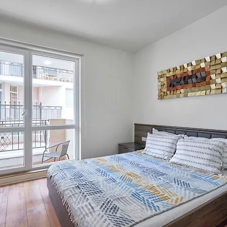 Private 1-bd With Balcony In By Flat Mаnаger アパート